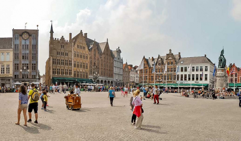 Round trip Zeebrugge to Brugge and driven sightseeing tour in Brugge
